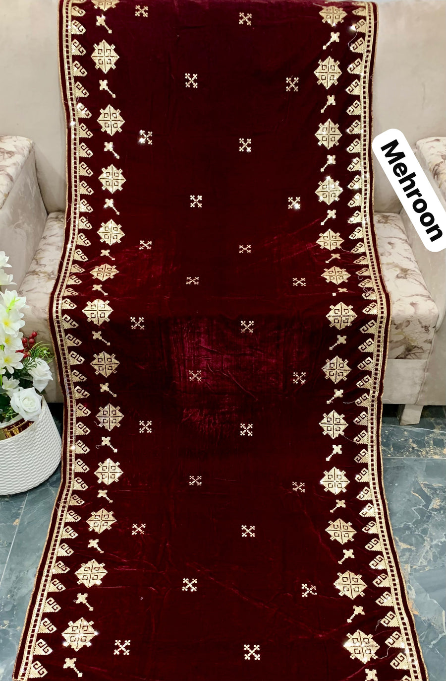 Bareeze Premium Velvet Embroidered Shawl โ Winter Collection 2026/27