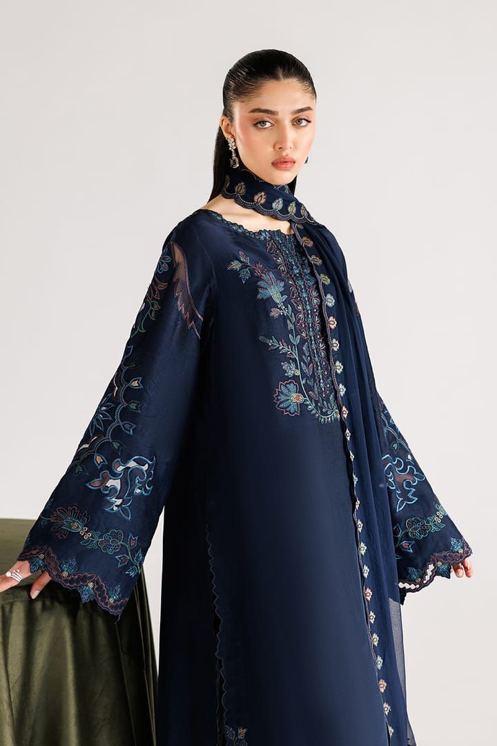 IZNIK Premium Version 3PC Heavy Embroidered Dhanak Suit – Winter Collection 2026/27