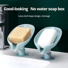 Leaf-Shape Self-Draining Soap Holder – Decorative 45° Slanted Hydraulic Soap Dish with Suction Base (Random Color)