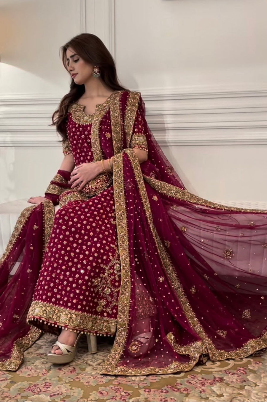 Premium Magenta Festive Wedding Wear – 4-Sided Embroidered Dupatta Edition