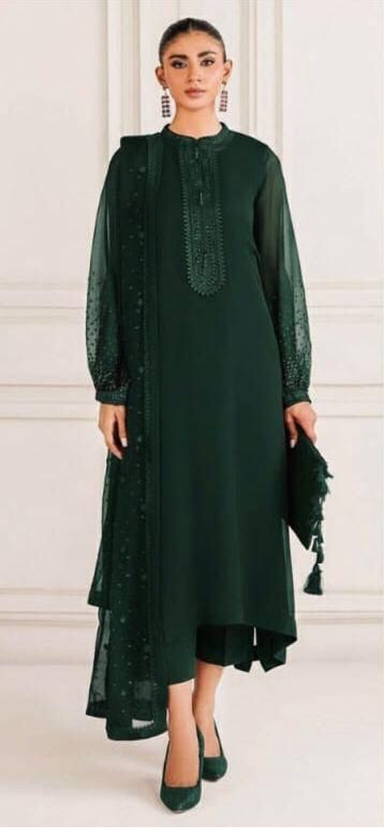 Baroque Chiffon Embroidered Elegance – Premium Unstitched Replica Collection