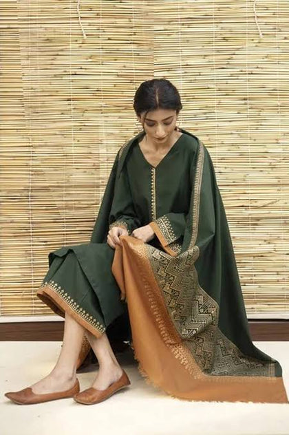 URGE Pure Lawn 3-Piece Embroidered Summer Collection – Dark Green & Gold Designer Suit