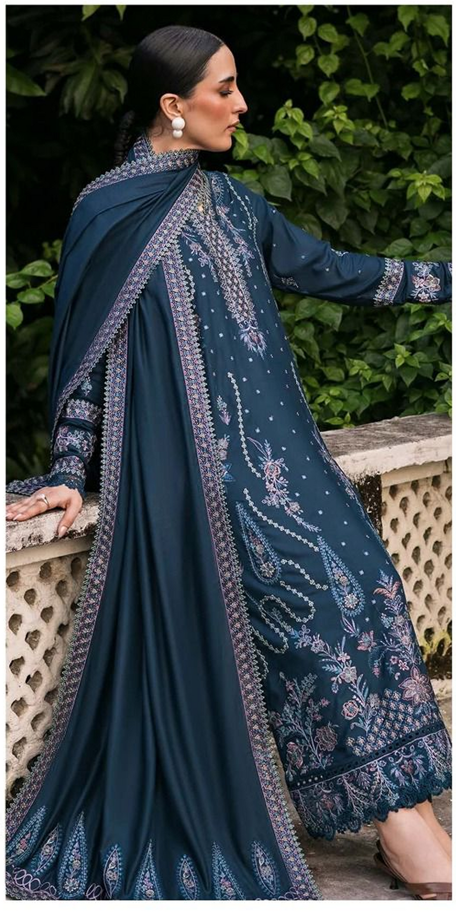 Maria B Winter Collection 2026-27 Premium Airjet Dhanak 3-Piece Teal Embroidered Suit with Embroidered Dhanak Shawl