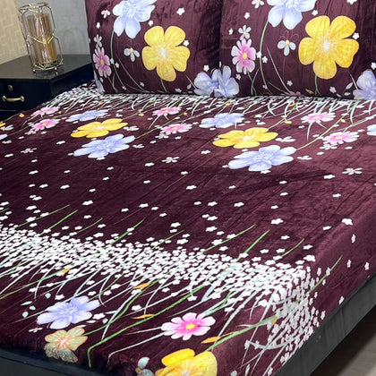 Luxury Burgundy Floral Meadow Soft Fleece Bedsheet Set – 100% Color Guarantee